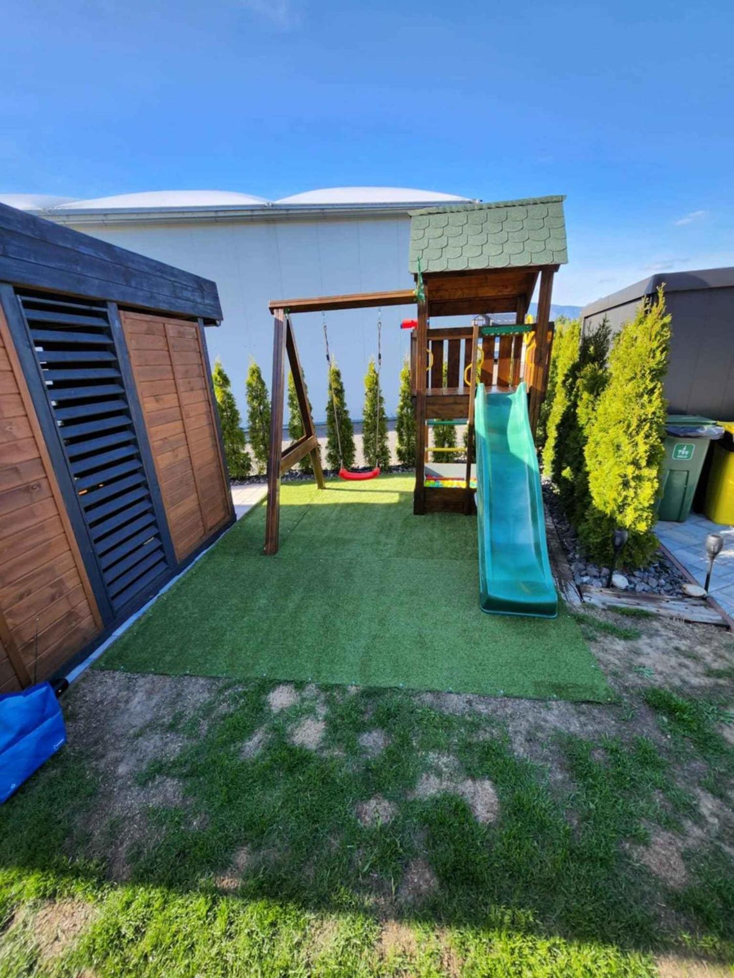 Apartmany K&K Liptovský Hrádok エクステリア 写真
